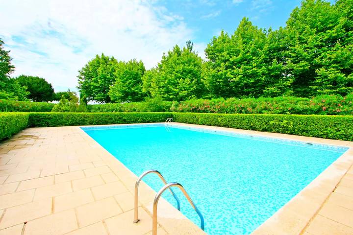 Gîte pour 4 personnes, avec Balcon ainsi que Terrasse et Piscine dans Golf de la Grande Motte
