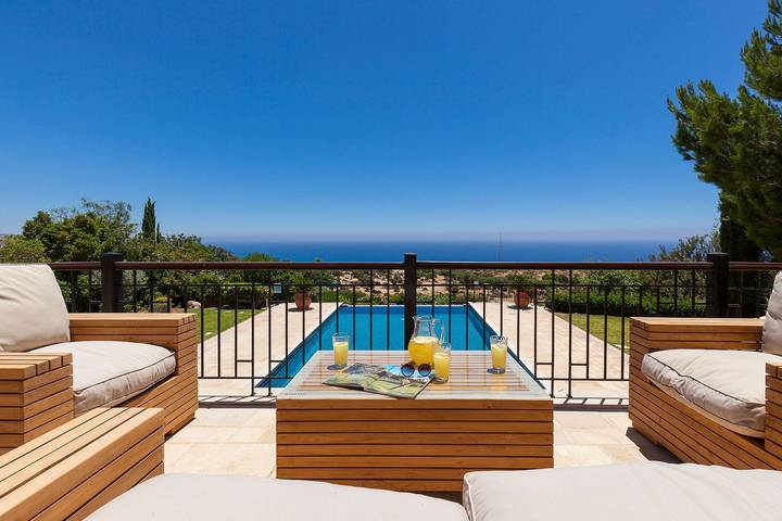 Holiday rental for 6 people, with Hot tub and Terrace as well as Garden and Pool in Aphrodite Hills