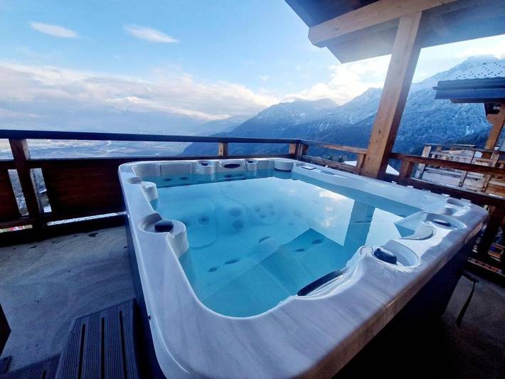 Gîte pour 4 personnes, avec Balcon et Jacuzzi ainsi que Terrasse et Vue dans Torgon