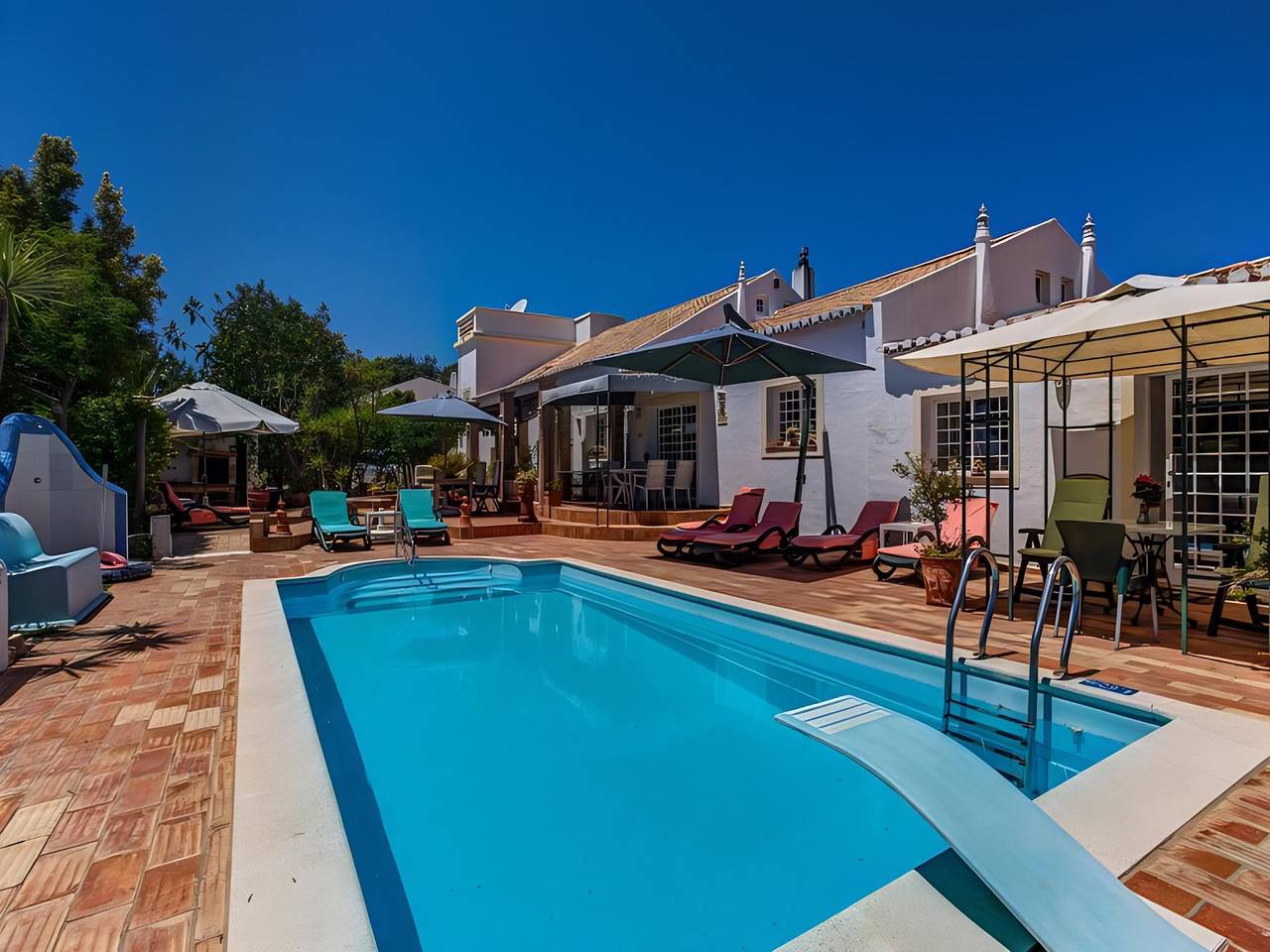 Apartamento inteiro, Apartamento de férias para 2 pessoas com jardim in Mexilhoeira Grande, Distrito de Faro
