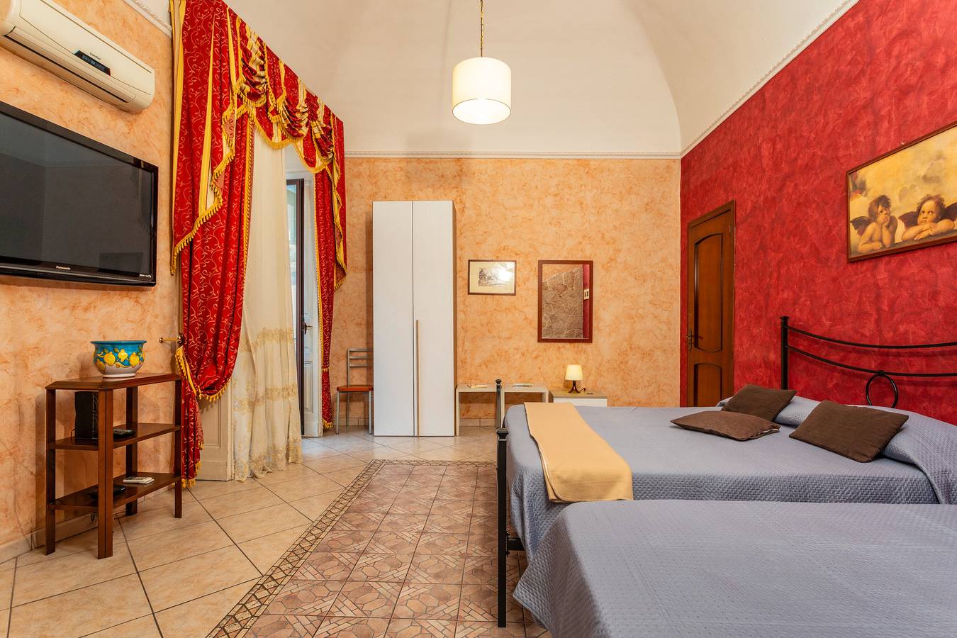 Apartamento entero, Apartamento 'Evy House - Catania Marina' con vistas al mar, Wi-Fi y aire acondicionado in Catania, Provincia de Catania