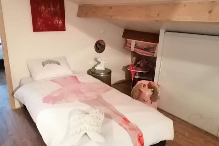 Location de vacances pour 6 personnes, avec terrasse ainsi que jardin et piscine à Bosc - 2