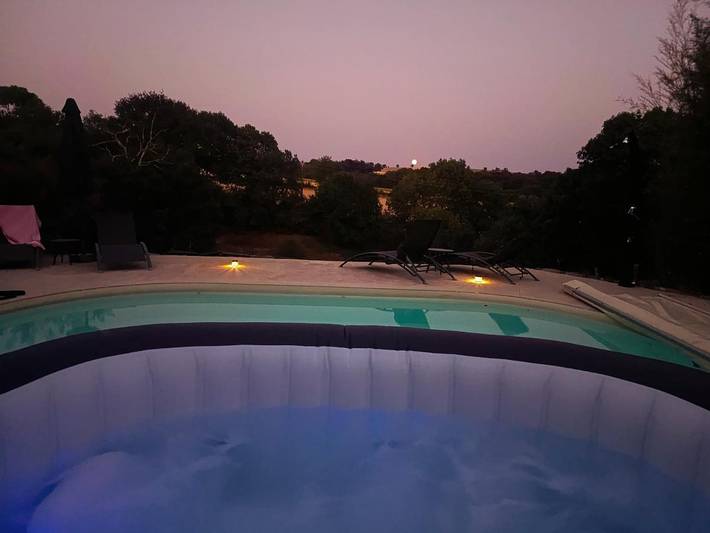 Chambre d’hôte pour 2 personnes, avec Jacuzzi et Terrasse ainsi que Jardin et Piscine dans l' Aveyron - 2