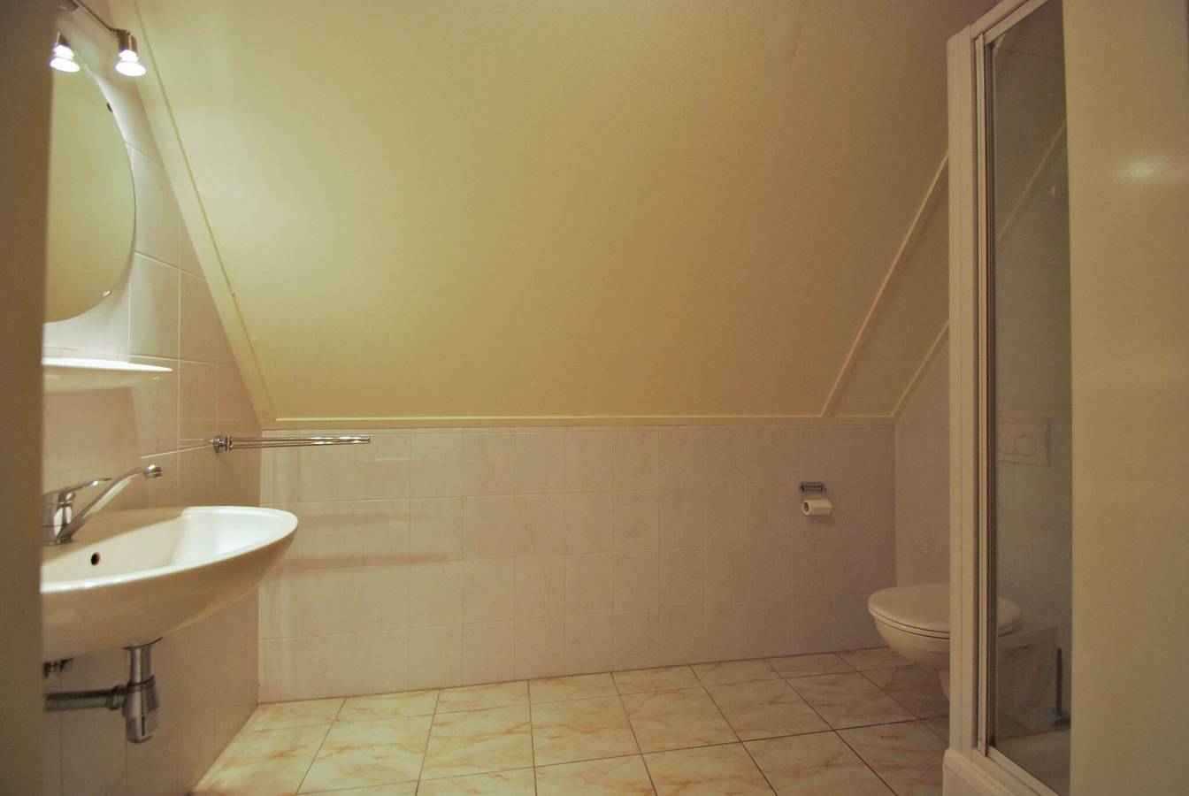 Beach Resort Makkum — Beach Villa with Wellness Hot Tub & Sauna - 6 persons in Makkum, Lake Ijssel