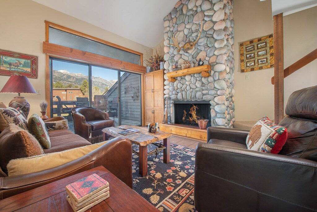 Rmr: Western Ambiente und tolle Aussicht vom 2 Schlafzimmer + Loft + Free Fun! in Moose Wilson Road, Grand Teton Nationalpark