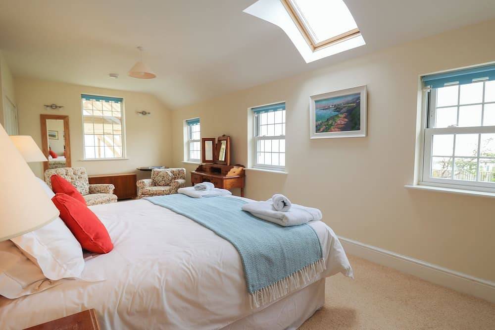 Pen Y Graig, luxury holiday cottage, with open fire in Aberporth in Aberporth, Cardigan Bay