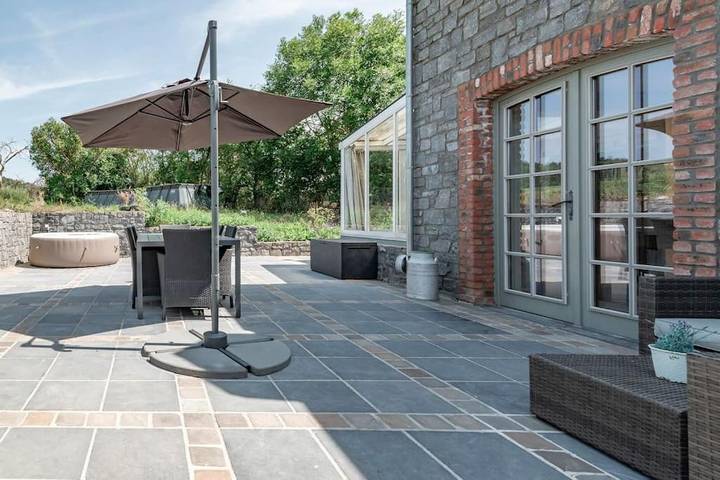 Location de vacances pour 9 personnes, avec jacuzzi ainsi que piscine et jardin à Beauraing - 4