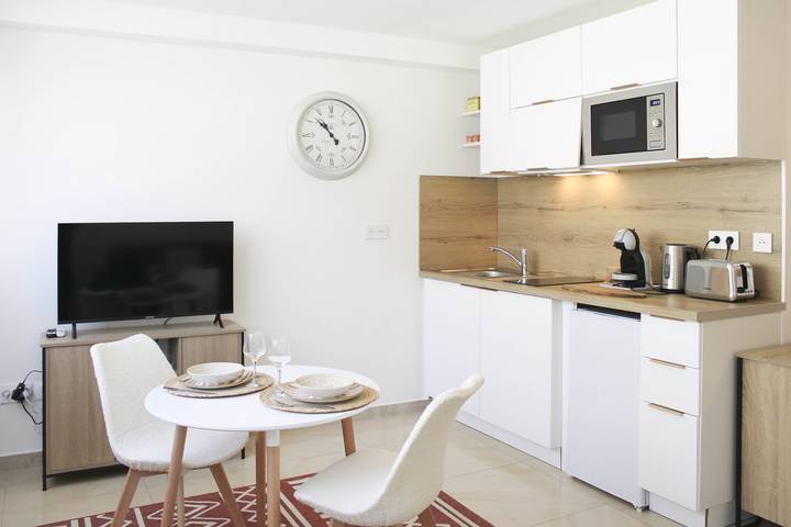 Ganzes Studio, Studio für 2 Personen mit Balkon in Bagnolet, Seine-Saint-Denis