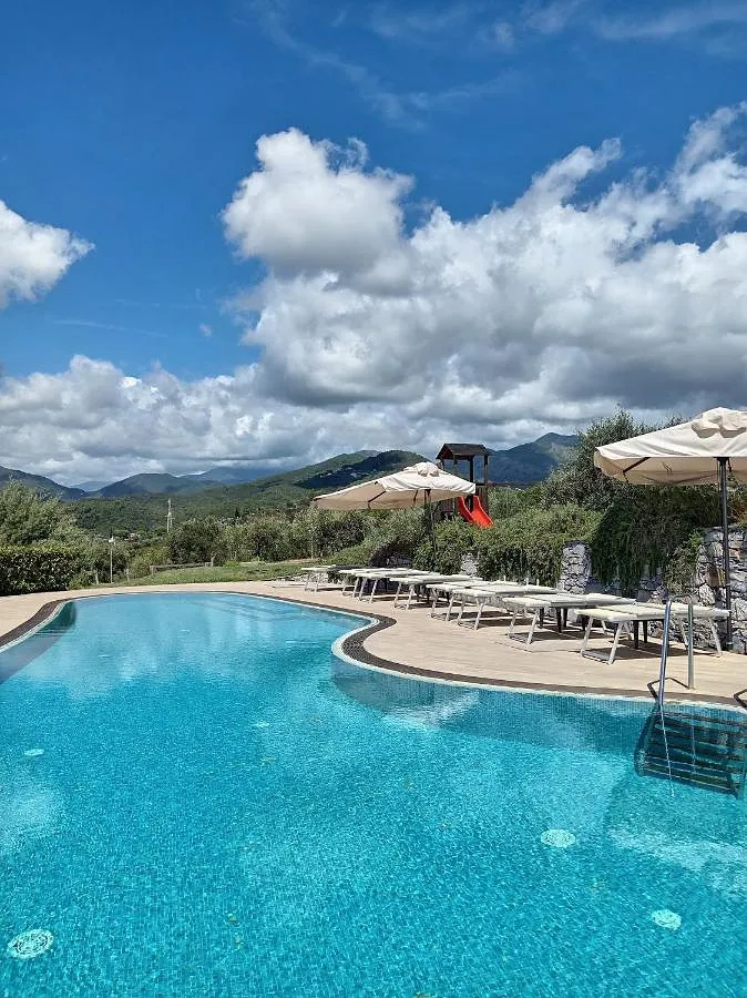 Appartamento vacanze per 4 persone, con piscina e panorama nonché giardino e balcone - 1