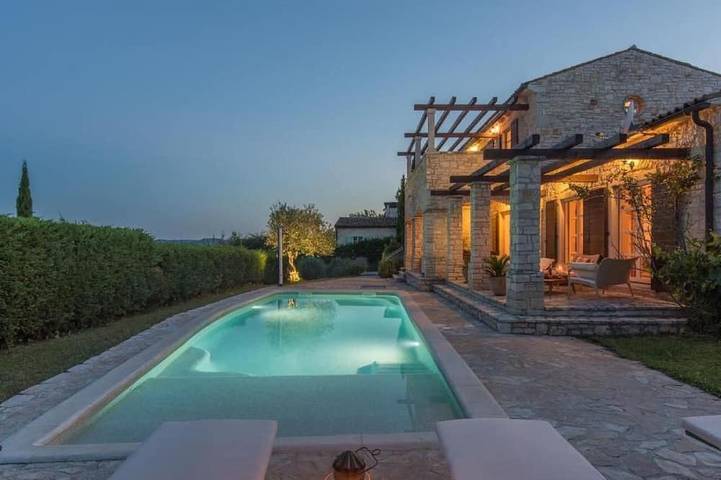 Ferienhaus für 8 Personen, mit Garten und Pool