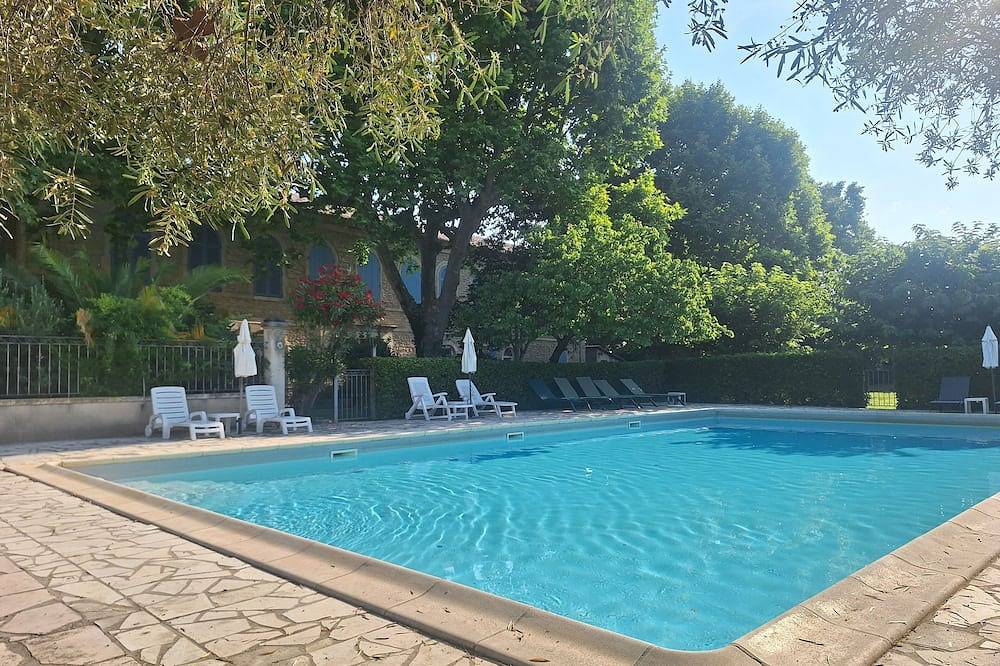 Entire apartment, A little cocoon in the Alpilles near Saint-Rémy-de-Provence. in Graveson, Arles region