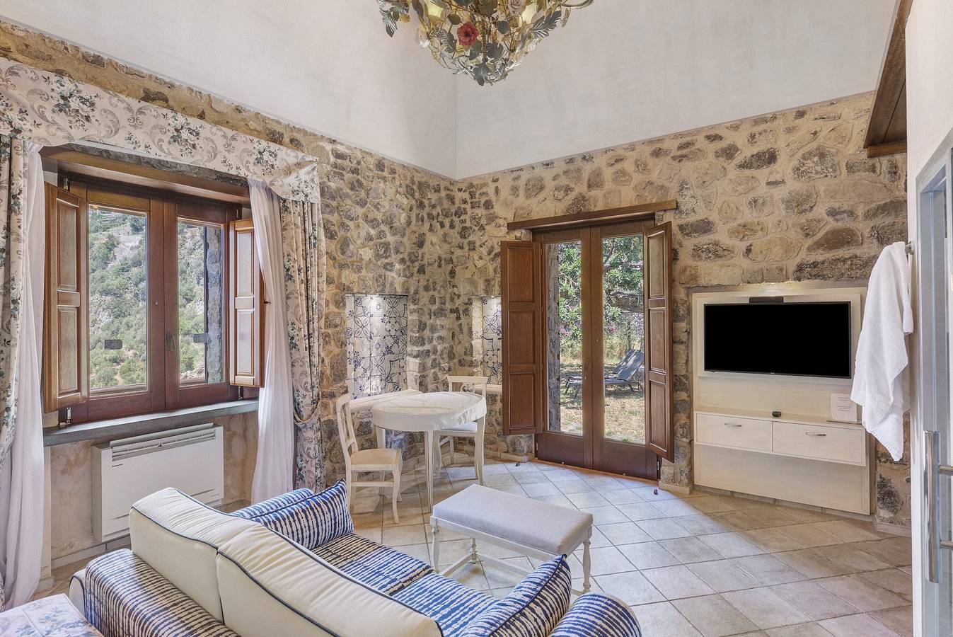 Vakantiehuis 'Romantico Casale Di Lusso Con Spa' met Uitzicht op Zee, Wi-Fi en Airconditioning, foto 12
