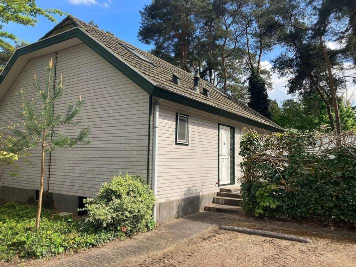 Bungalow voor 14 personen, with Balkon/Terras and Terras as well as Tuin and Zwembad in Lochem