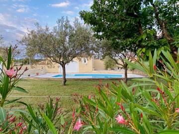 Cottage pour 8 personnes, avec jardin ainsi que vue et piscine à Châteauneuf-du-Pape