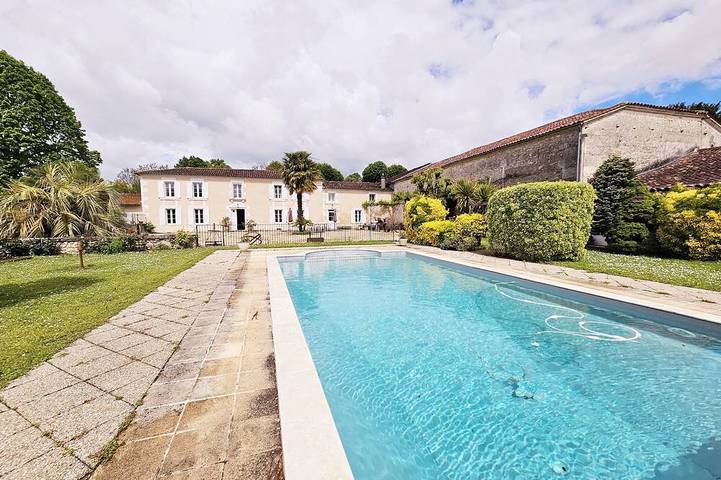 Gîte pour 15 personnes, avec terrasse et jardin à Mainxe