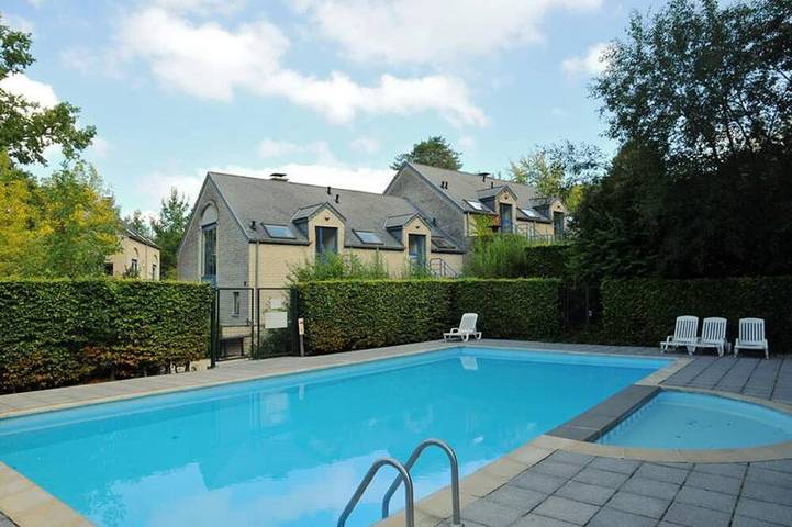 Appartement de vacances pour 8 personnes, avec jardin ainsi que piscine et terrasse, animaux acceptés