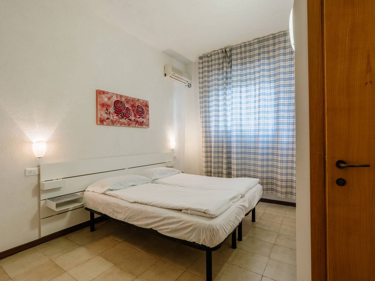 Entire apartment, Casa Centrale in Manerba del Garda, Garda Mountains