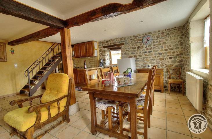 Gîte pour 6 personnes, avec terrasse, animaux acceptés à Villié-Morgon - 2