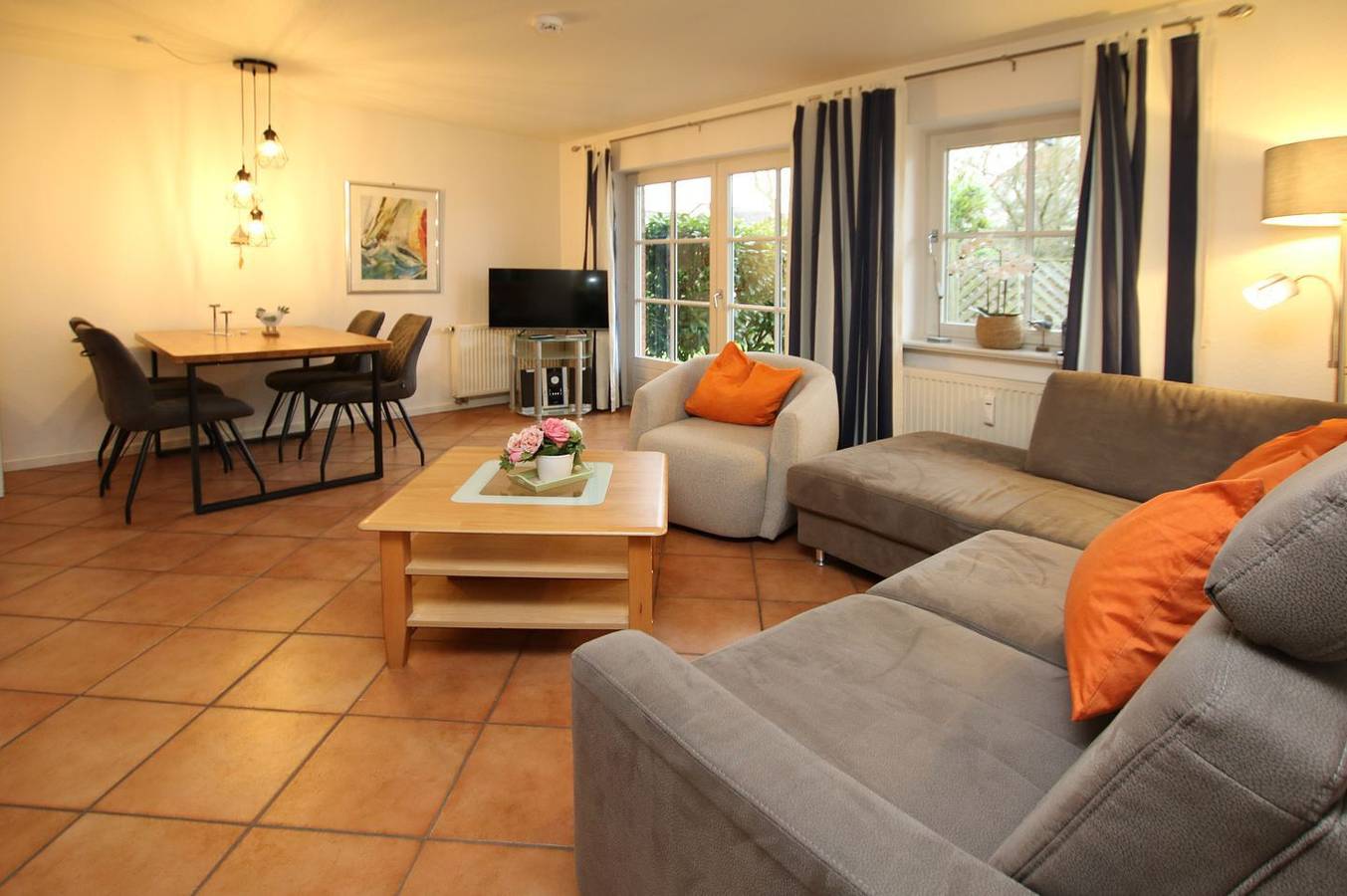 Ganze Wohnung, Ferienwhg. mit 3-Zimmern, ca. 60m², im Zentrum von Wyk, sehr ruhig gelegen. in Wyk auf Föhr (Stadt), Wyk auf Föhr