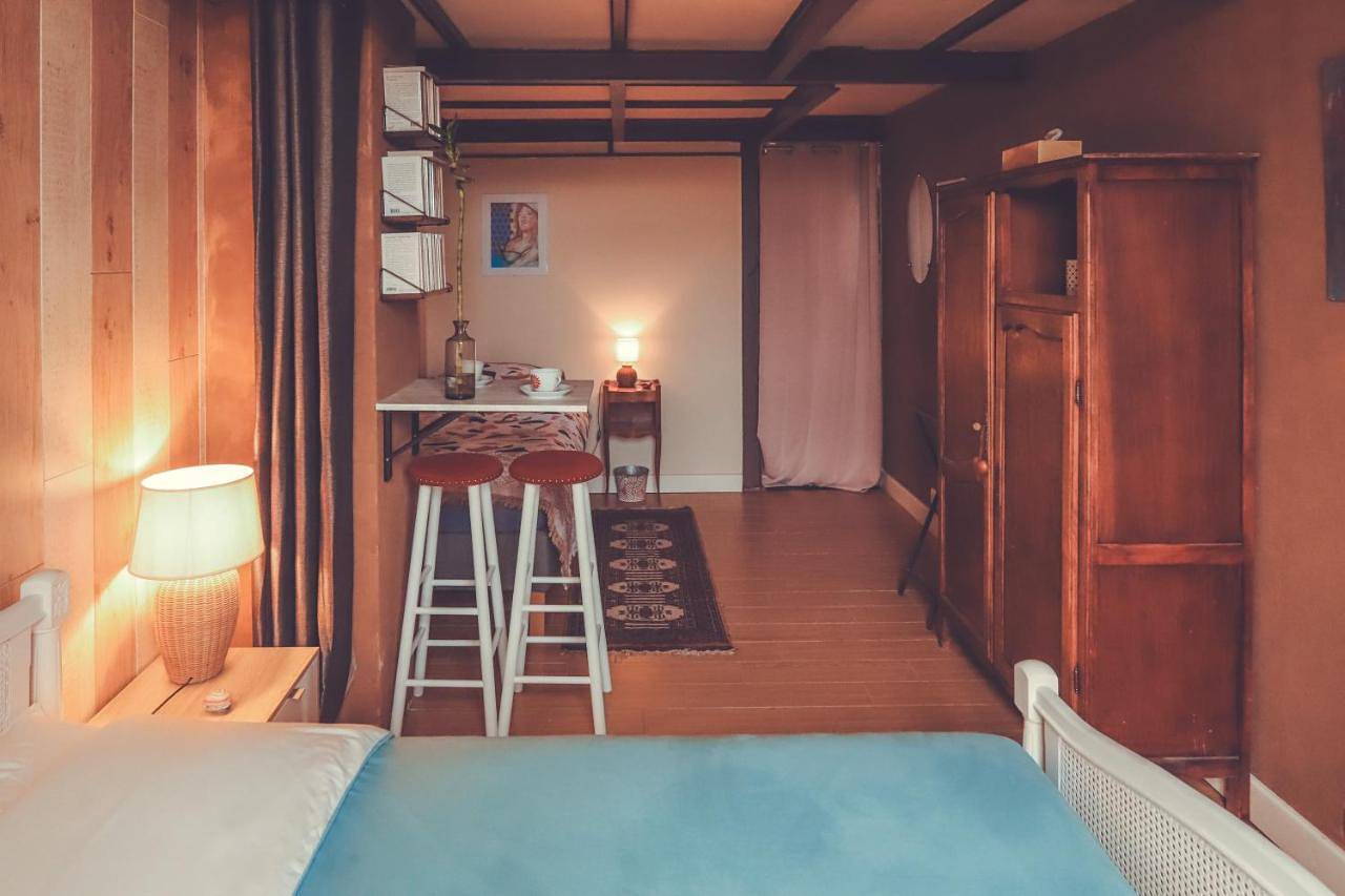 Family Room with Private Bathroom in Saint-Désiré, Région de Montluçon
