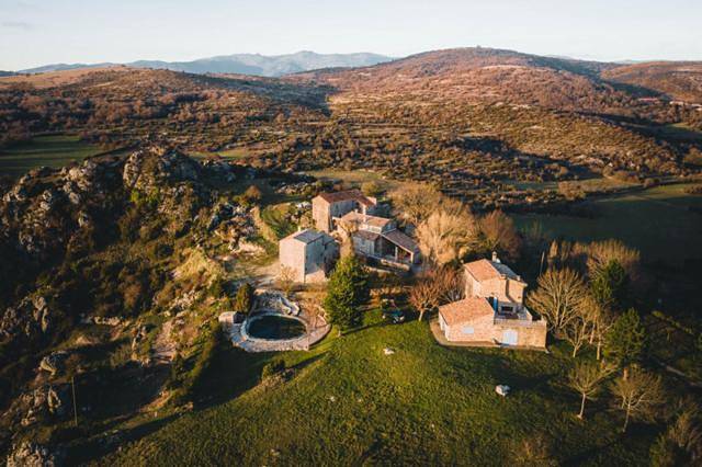 Location de vacances pour 6 personnes, avec Terrasse ainsi que Piscine et Vue à Blandas