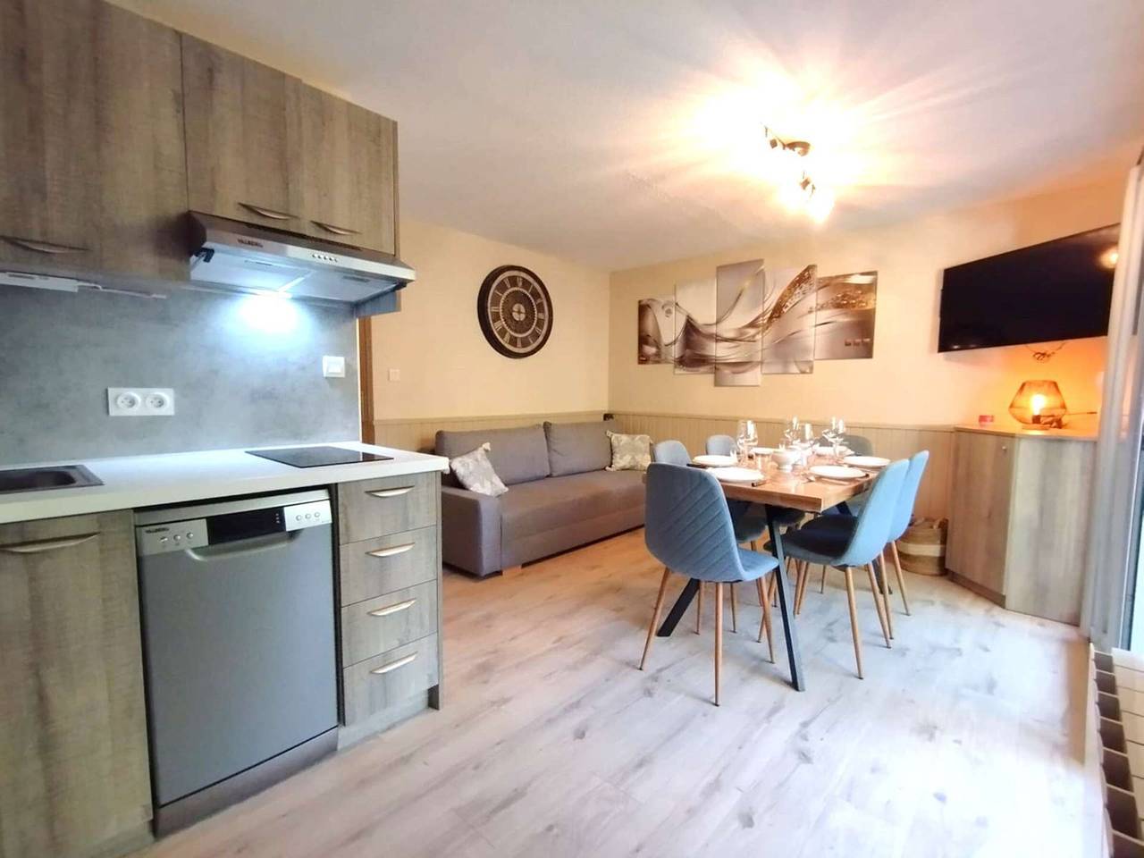 Entire apartment, Charming 2Br Apartment for 6 with Terrace, Parking, Ski Locker in Vignec in Vignec, Pyrenees National Park