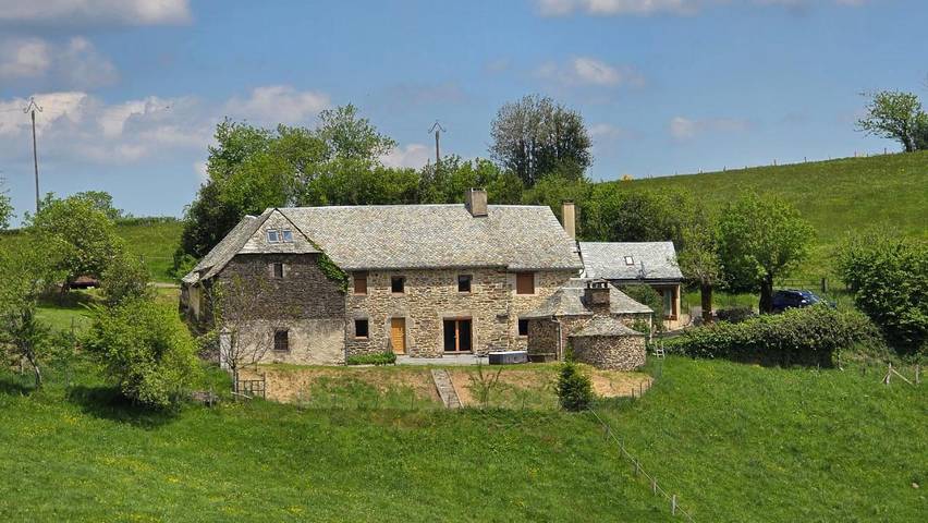 Location de vacances pour 10 personnes, avec terrasse et vue à Coubisou - 2