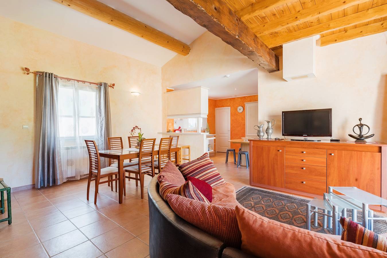 Villa 'Le Verger Du Midi' con piscina compartida, terraza privada y Wi-Fi in Cadenet, Parque natural regional del Luberon