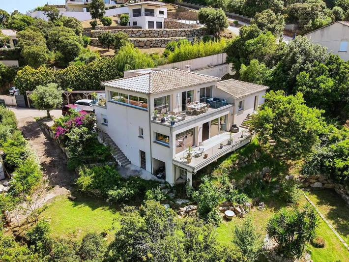 Casa vacanza per 4 persone, con Terrazza e Giardino nonché Piscina a Viggianello (Francia)