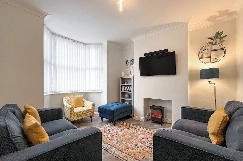 3 bedroom accommodation in Saltburn in Saltburn by the Sea, Redcar and Cleveland