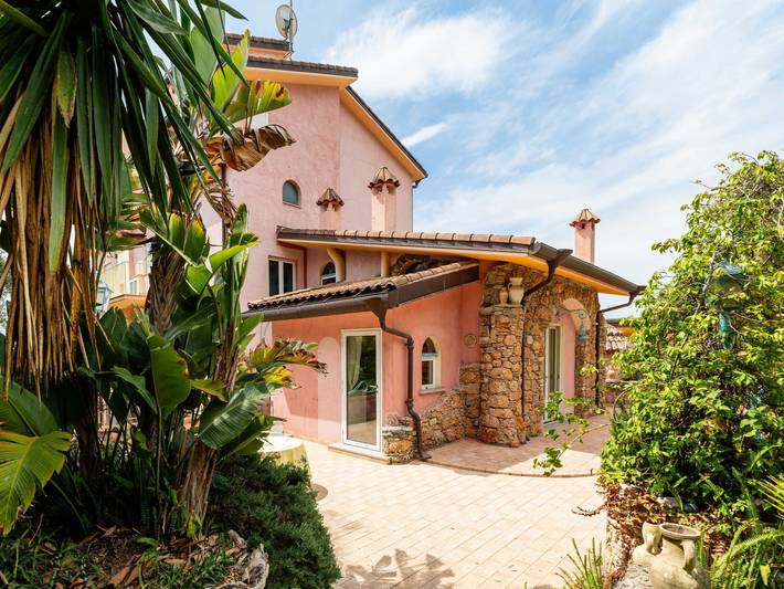 Casa vacanza per 6 persone, con giardino e terrazza a Sanremo