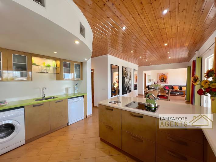 Villa 'Gabriela - Playa Blanca' mit Meerblick, 4 Schlafzimmern und privatem Pool in Playa Blanca, Yaiza