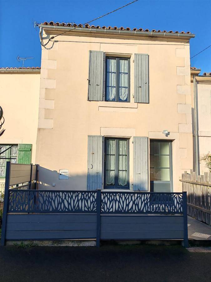 Appartement entier, Two-Bedroom Apartment in Arçais, Région de Niort