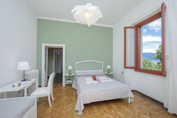 Apartamento entero, Residenza Oleandro - Lake View Balcony in Luino Center in Luino, Comune di Luino