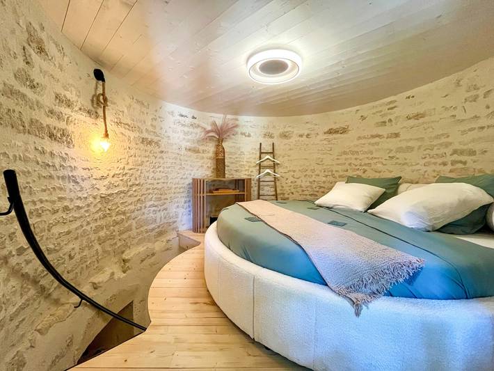 Location de vacances pour 2 personnes, avec jacuzzi et jardin à La Jarrie - 2