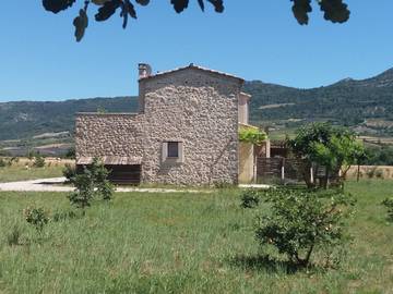 Gîte pour 4 personnes, avec terrasse et jardin à Sainte-Jalle