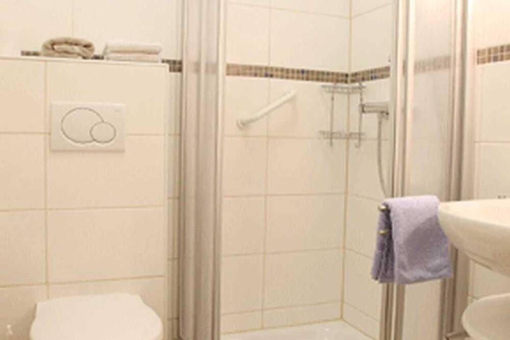 Ganze Wohnung, Apartment 3 (mit Wintergarten) - Ferienwohnungen Haus Presse in Walkenried, Harzvorland