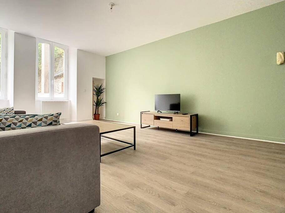 Appartement entier, Two-Bedroom Apartment in Morlaix, Ceinture Dorée