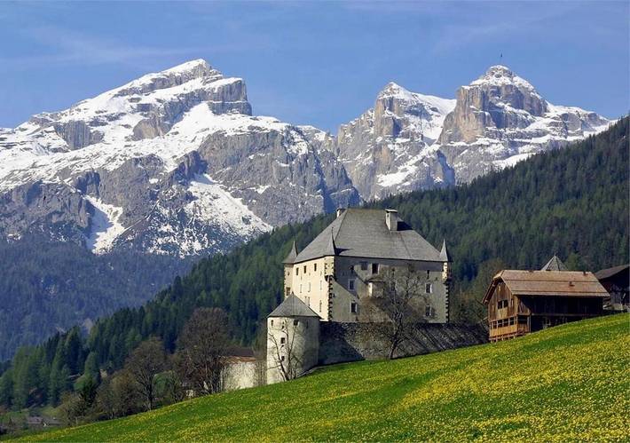 Hütte für 4 Personen, mit Balkon und Ausblick sowie Garten in Alta Badia