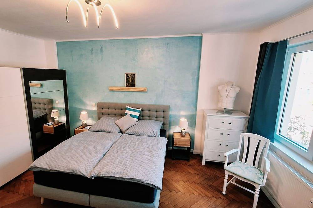 Ganze Wohnung, Schöne Ferienwohnung Altstadtquartier Eutin mit Balkon und Garage in Eutin, Ostholstein