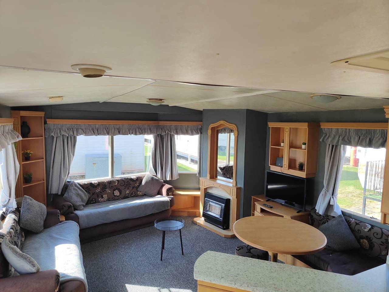 6 Bed Seaside Caravan Free wifi / pets welcome in Skegness, Lincolnshire