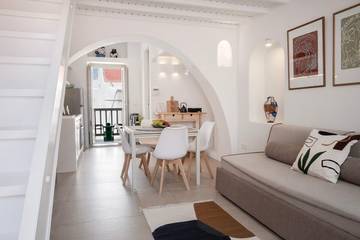 Vacation Rental for 5 Guests in Mykonos, Cyclades, Picture 2