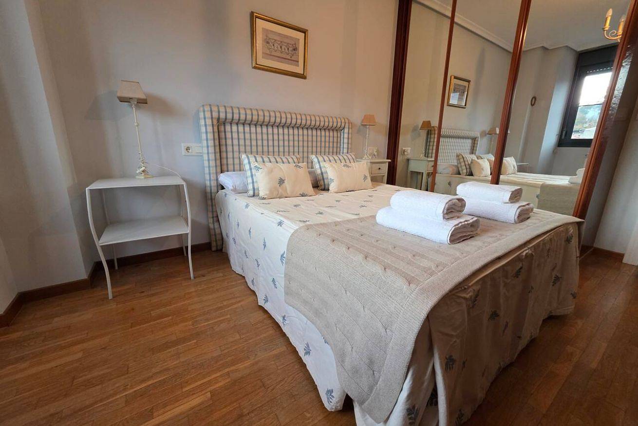 Entire apartment, 15A06 Central apartment in Llanes in Llanes, Costa Verde (Spain)