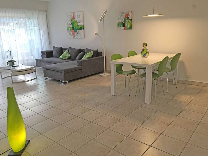 Ferienwohnung für 3 Personen, mit Balkon und Pool sowie Sauna und Ausblick