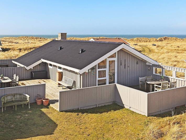 Feriehus for 4 personer, med Terrasse og Hage i Lønstrup