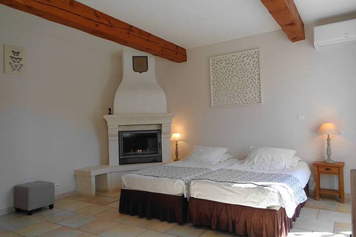 Chambre d’hôte pour 2 personnes, avec Terrasse et Jardin à Lacoste