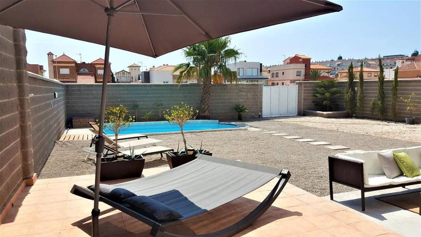 Casa rural para 12 personas, con piscina para niños y piscina además de jacuzzi y jardín en Roquetas de Mar - 2