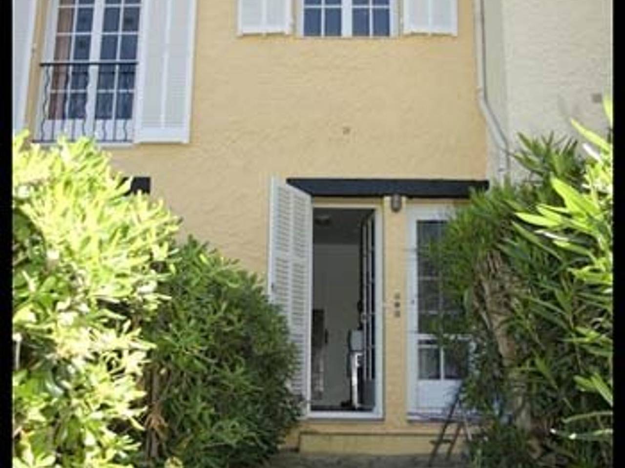 Entire apartment, Cozy T3 garden view, near center - 6 guests in Hyeres, Mediterranean Coast (France)