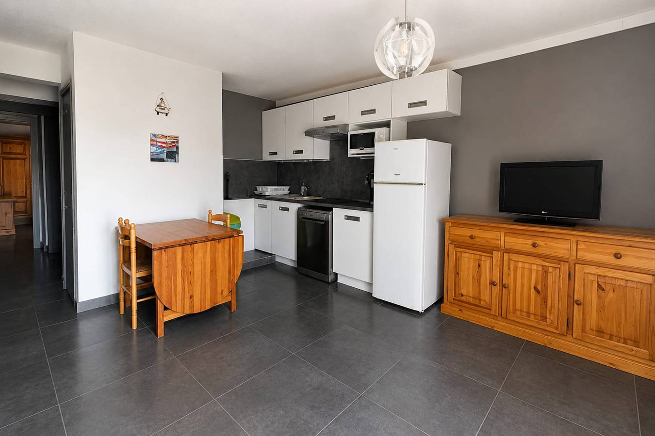 Appartement entier, Beau T2 bis traversant idéalement situé in Cap d'Agde, Agde