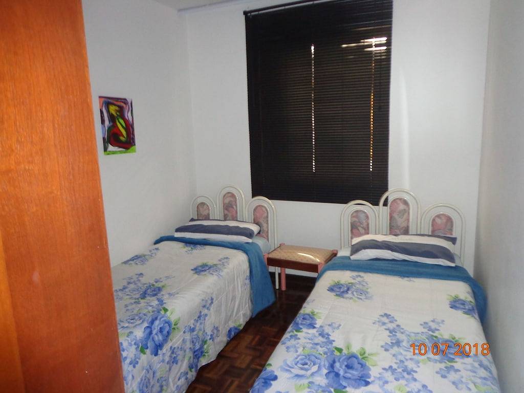 Curitiba-Haus Mit Garage, In Condomimio Geschlossen. in Curitiba, Paraná